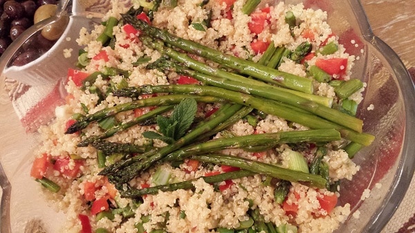Quinoa Salad with Mint, Grilled Asparagus and Lime